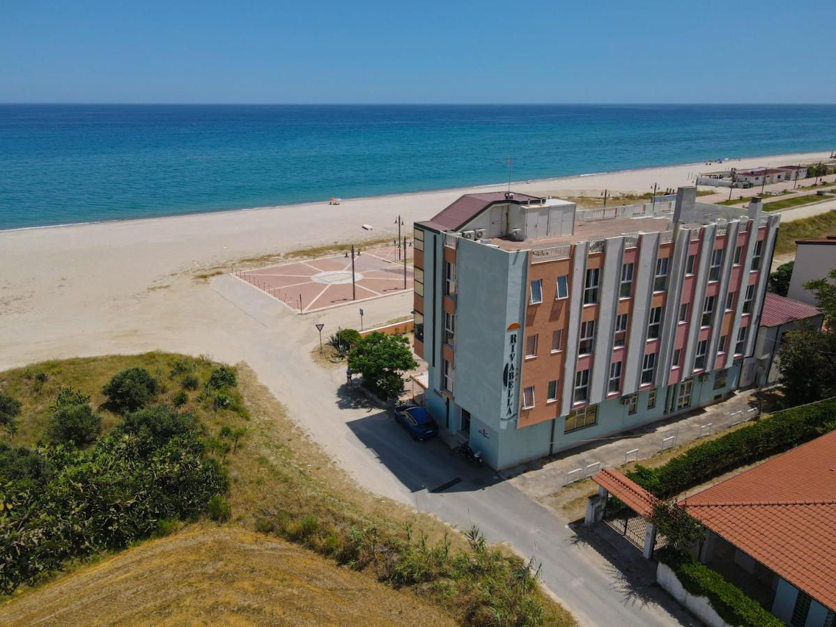 Hotel Rivabella Davoli Eksteriør billede