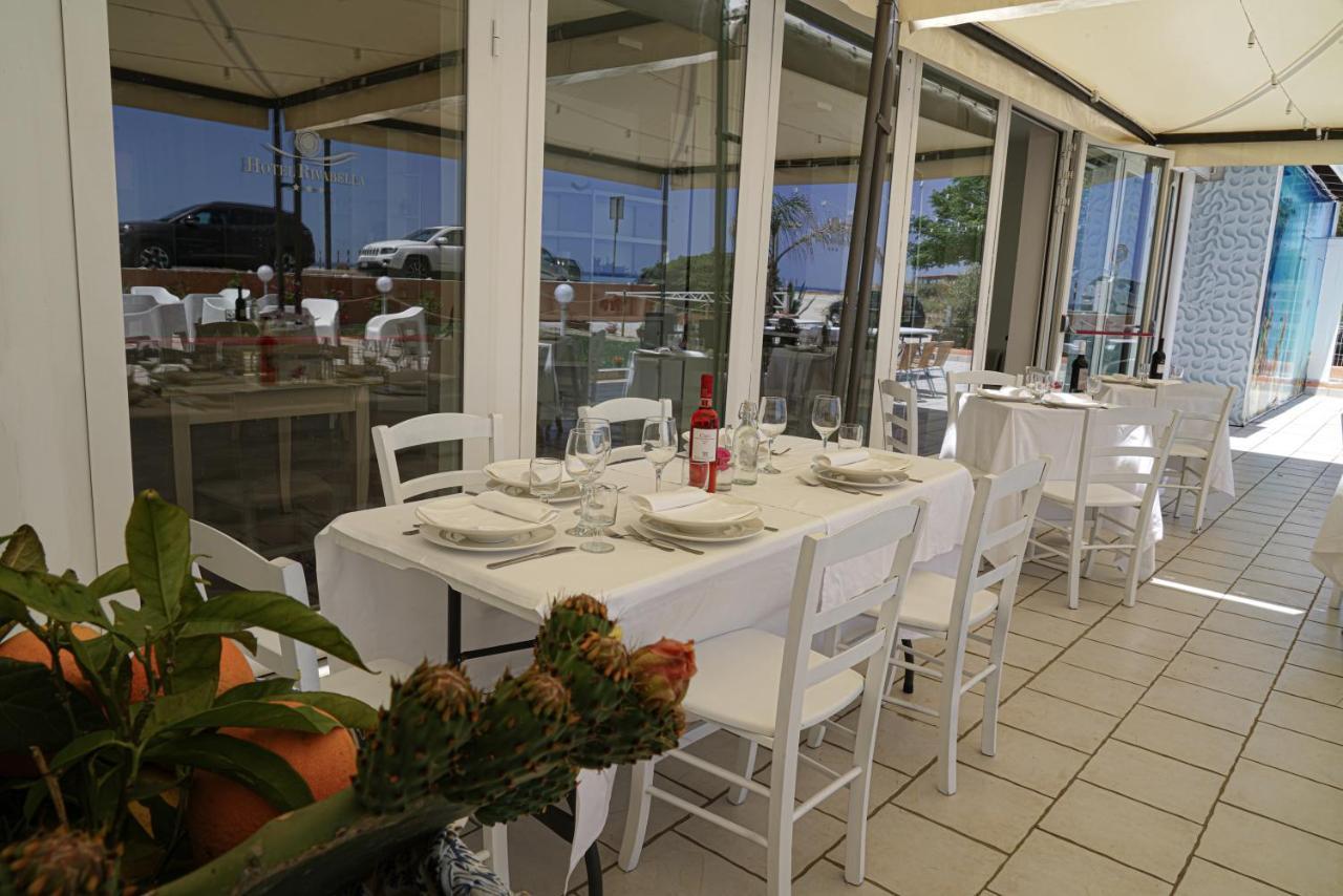 Hotel Rivabella Davoli Eksteriør billede