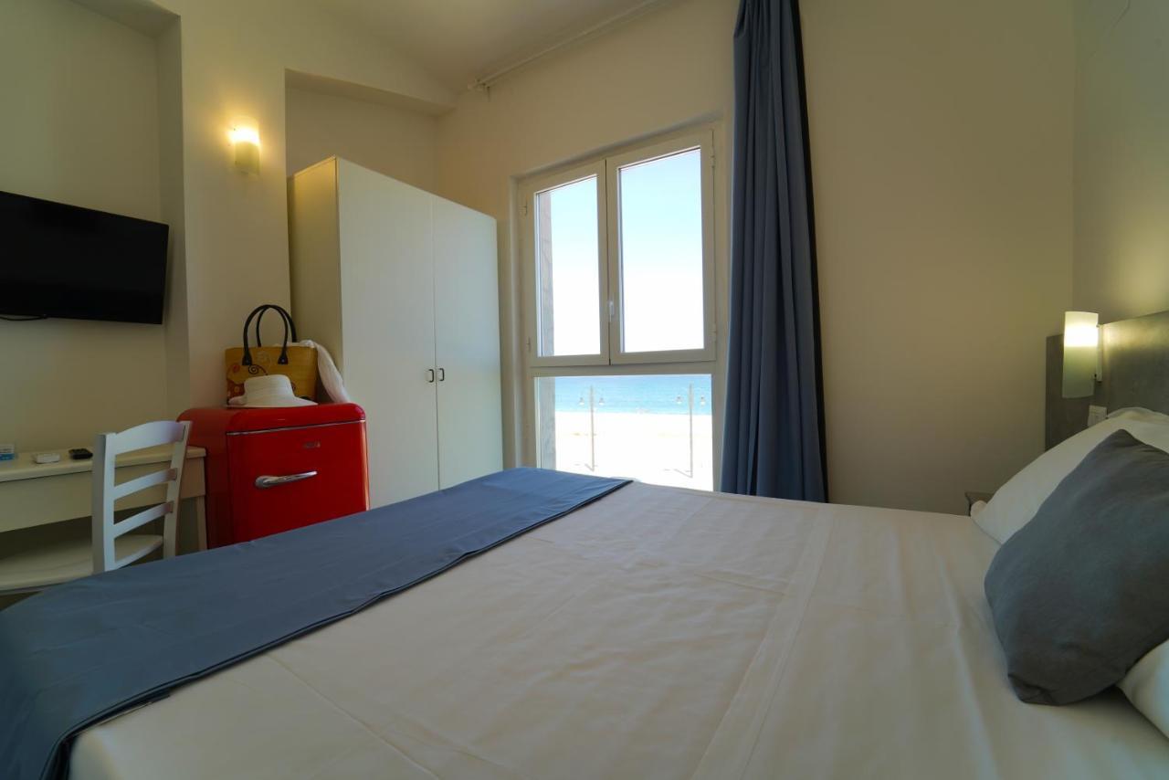 Hotel Rivabella Davoli Eksteriør billede