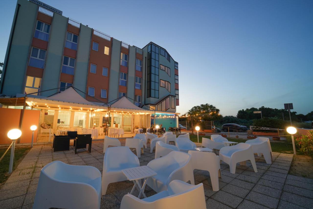Hotel Rivabella Davoli Eksteriør billede