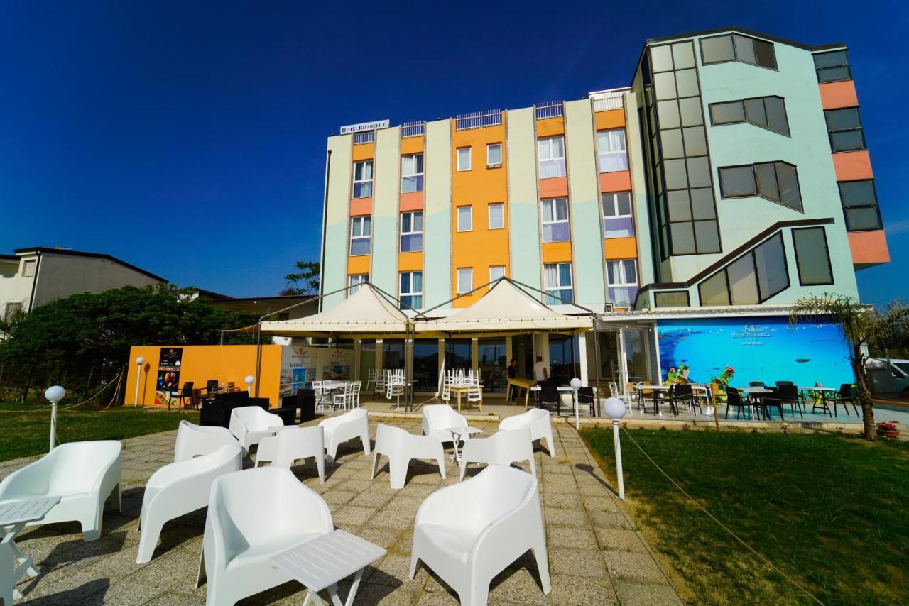 Hotel Rivabella Davoli Eksteriør billede
